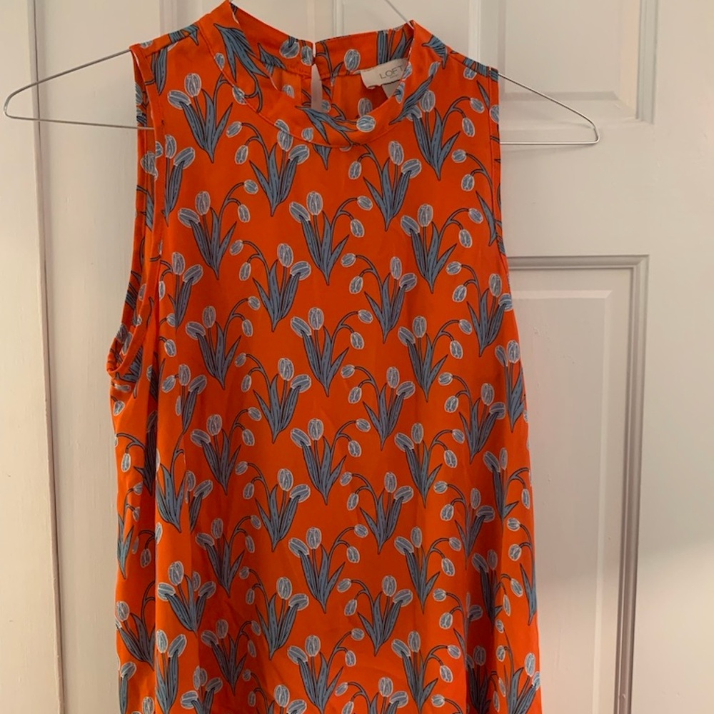 High necl sleeveless floral top